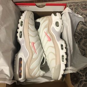 Nike Women’s Air Max Plus